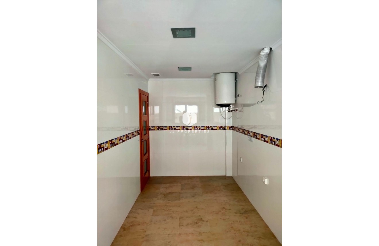 Resale - Apartment / flat -
Torrevieja - Estacion de autobuses