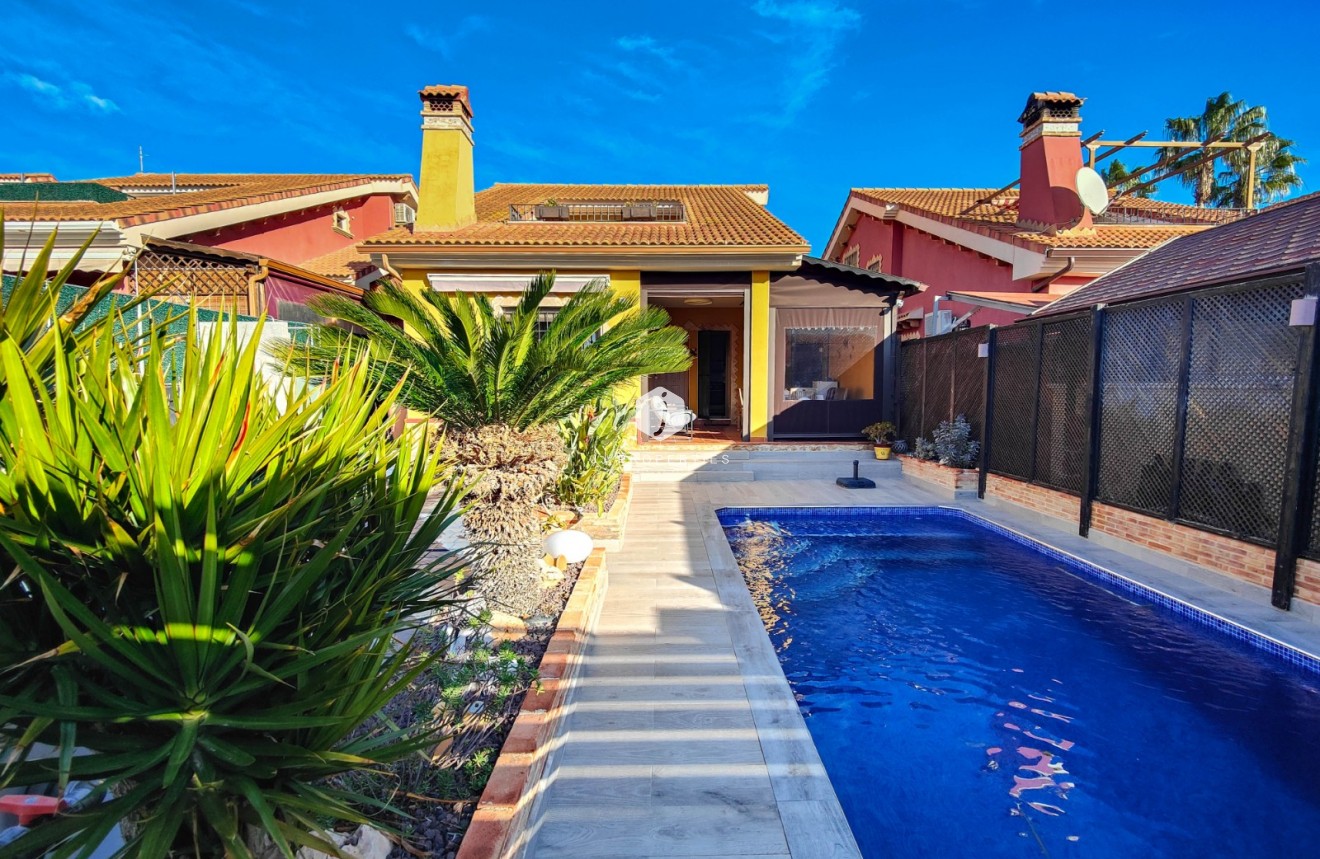 Tweedehands - Villa -
Guardamar del Segura - Costa Blanca