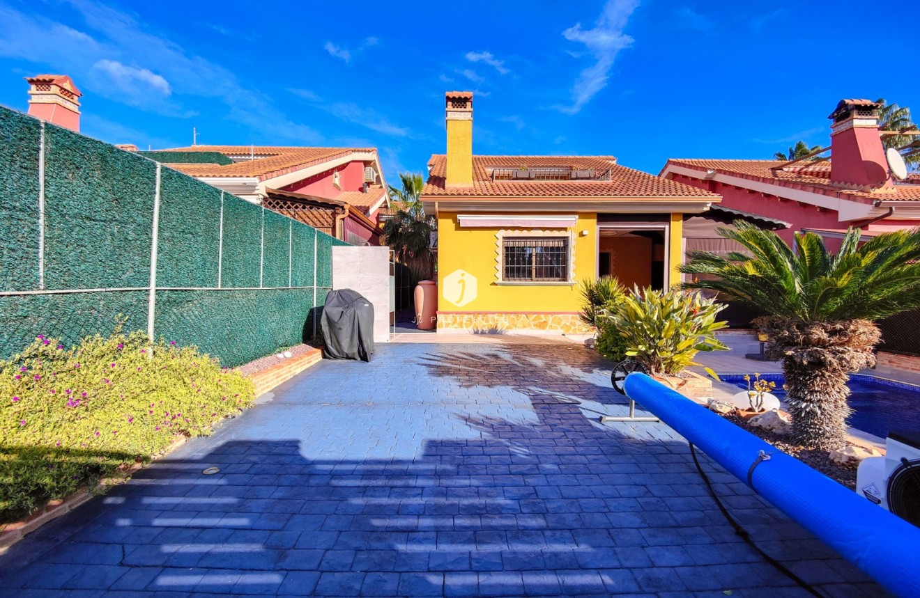 Tweedehands - Villa -
Guardamar del Segura - Costa Blanca