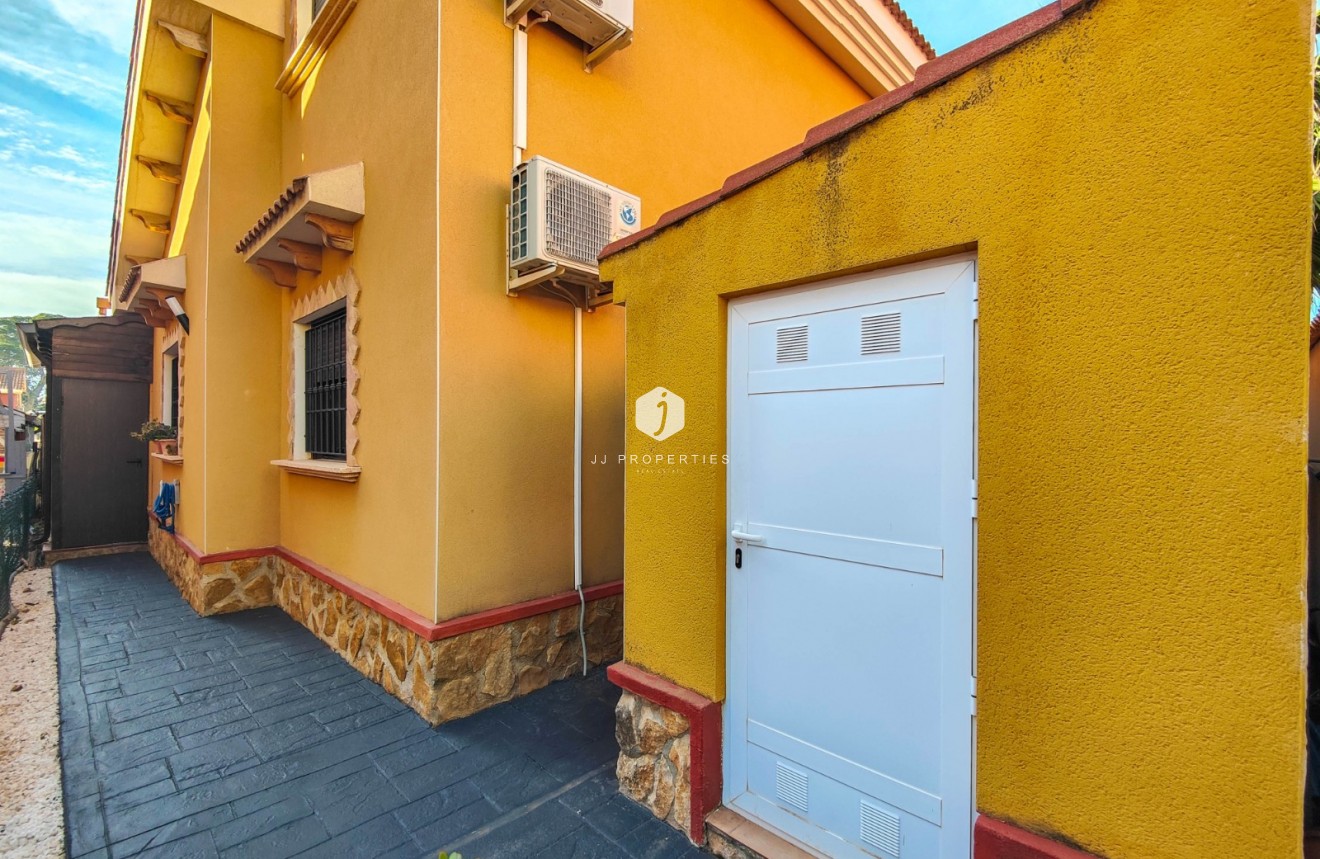 Tweedehands - Villa -
Guardamar del Segura - Costa Blanca