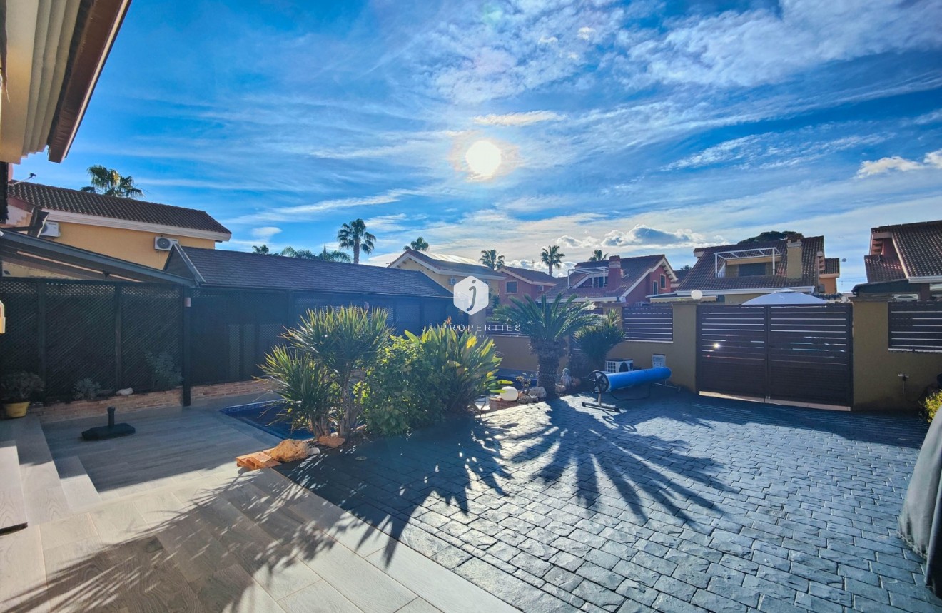 Tweedehands - Villa -
Guardamar del Segura - Costa Blanca