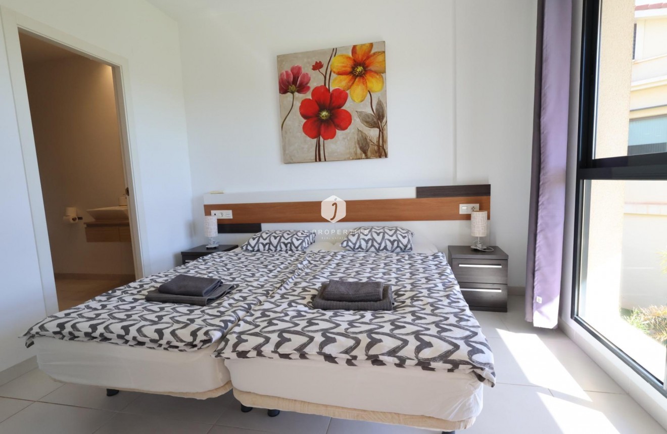 Resale - Apartment / flat -
Orihuela Costa - Costa Blanca