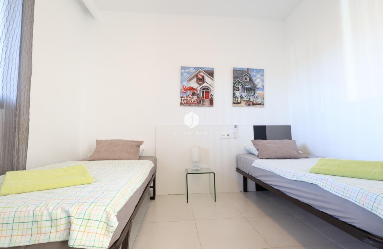 Resale - Apartment / flat -
Orihuela Costa - Costa Blanca
