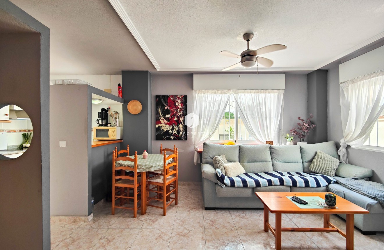 Z drugiej ręki - Szalet -
Orihuela Costa - Costa Blanca