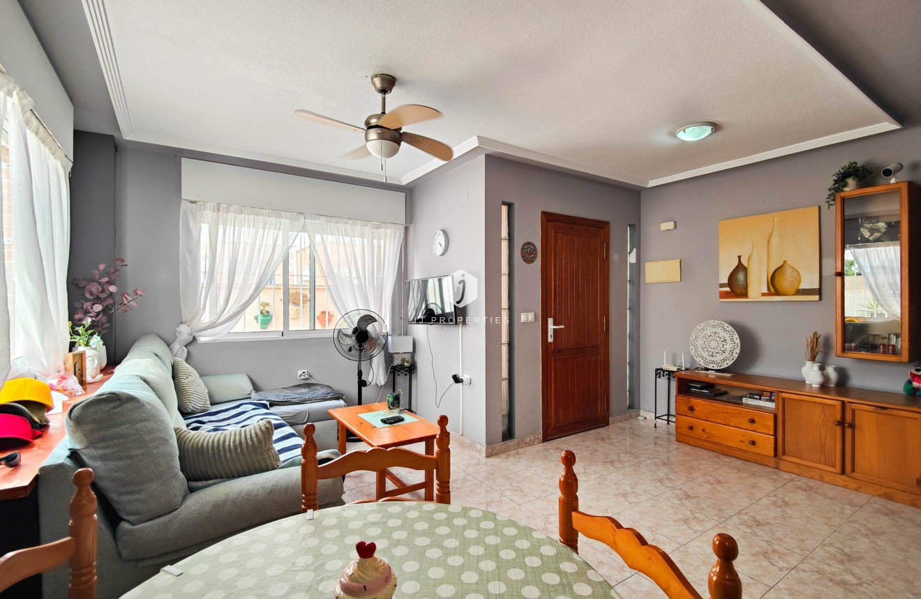 Z drugiej ręki - Szalet -
Orihuela Costa - Costa Blanca