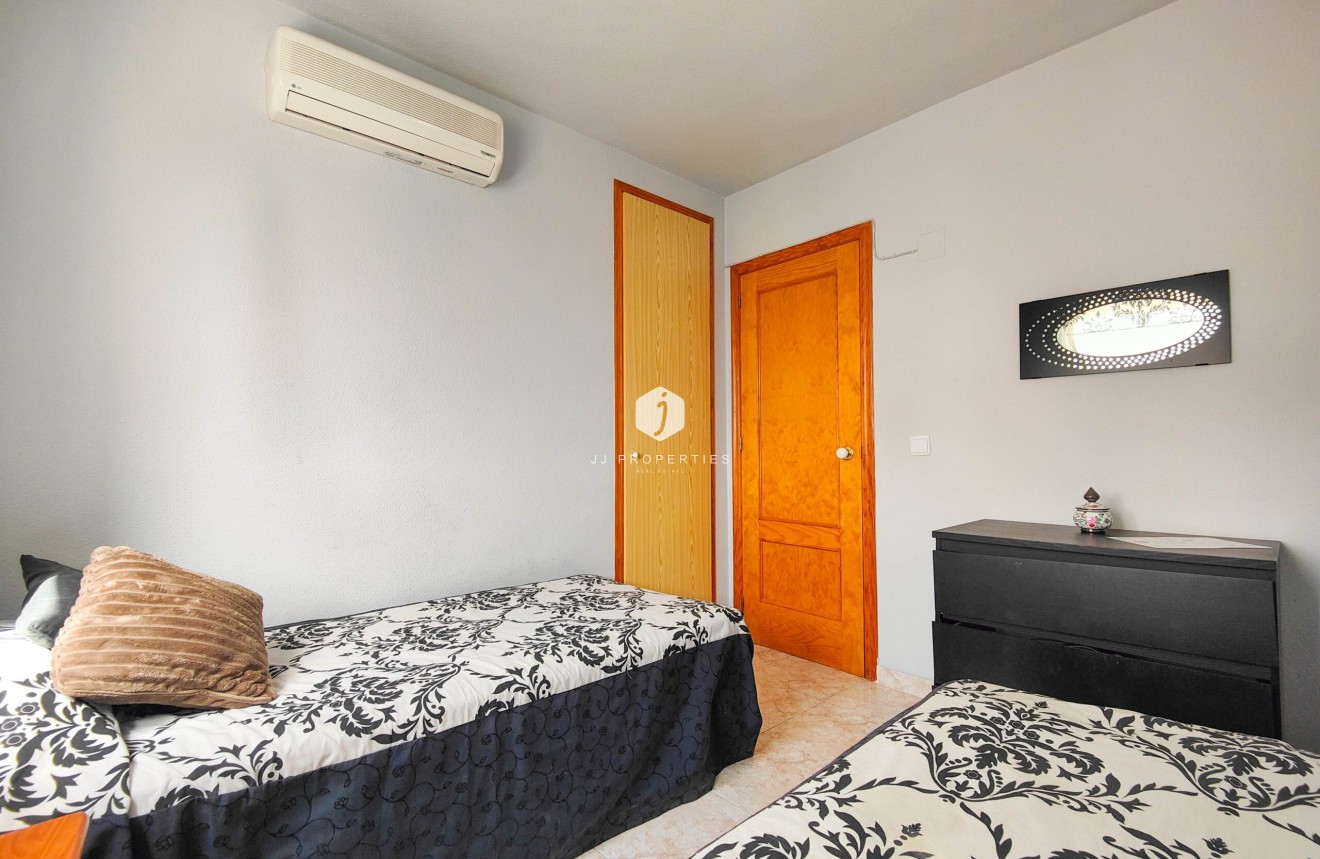 Z drugiej ręki - Szalet -
Orihuela Costa - Costa Blanca