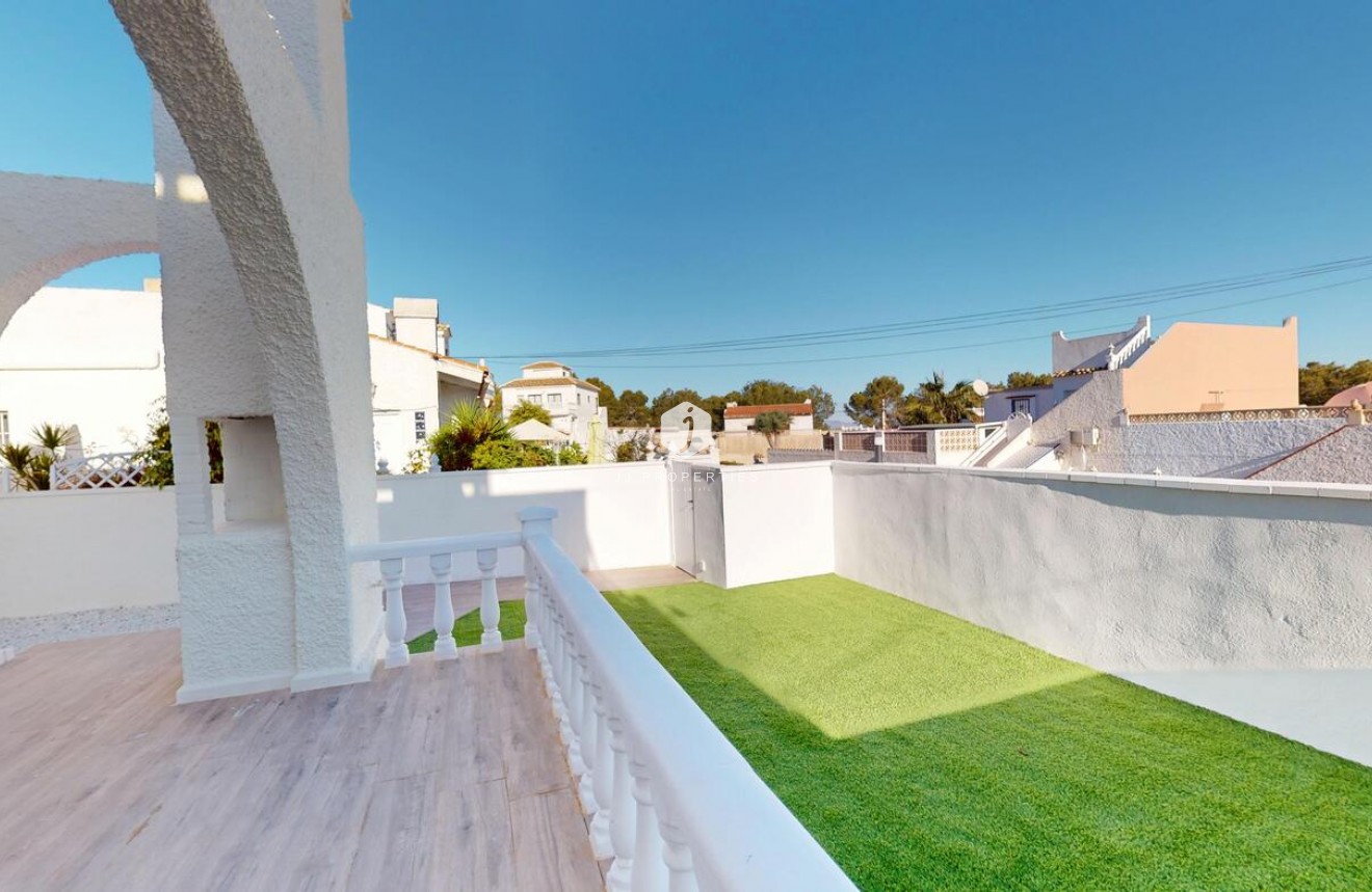 Z drugiej ręki - Szalet -
Orihuela Costa - Costa Blanca