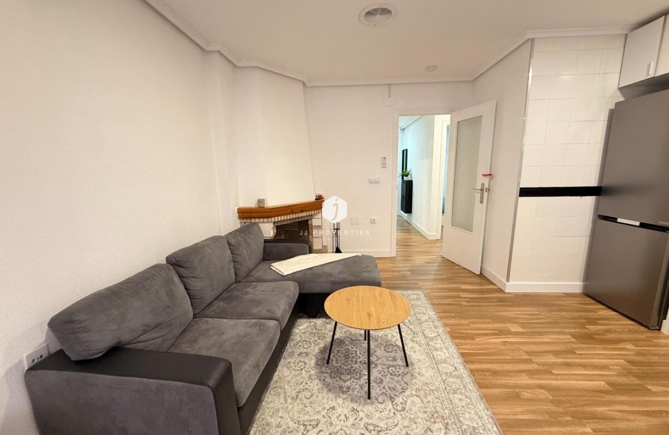 Z drugiej ręki - Mieszkanie w bloku -
Torrevieja - Costa Blanca