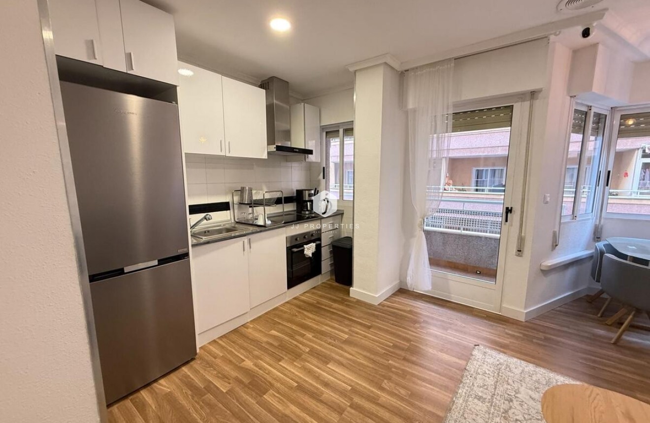 Z drugiej ręki - Mieszkanie w bloku -
Torrevieja - Costa Blanca