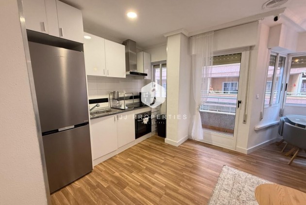 Z drugiej ręki - Mieszkanie w bloku -
Torrevieja - Costa Blanca