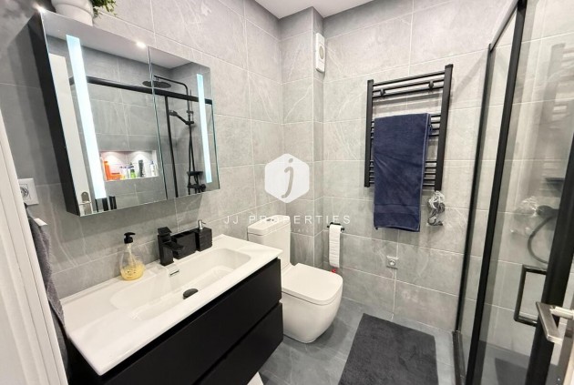 Z drugiej ręki - Mieszkanie w bloku -
Torrevieja - Costa Blanca