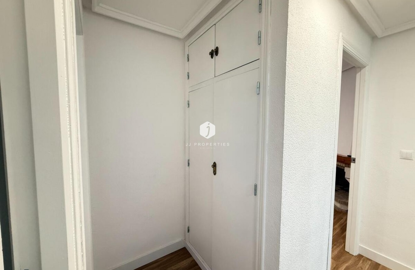 Z drugiej ręki - Mieszkanie w bloku -
Torrevieja - Costa Blanca