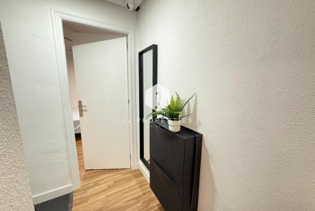 Z drugiej ręki - Mieszkanie w bloku -
Torrevieja - Costa Blanca