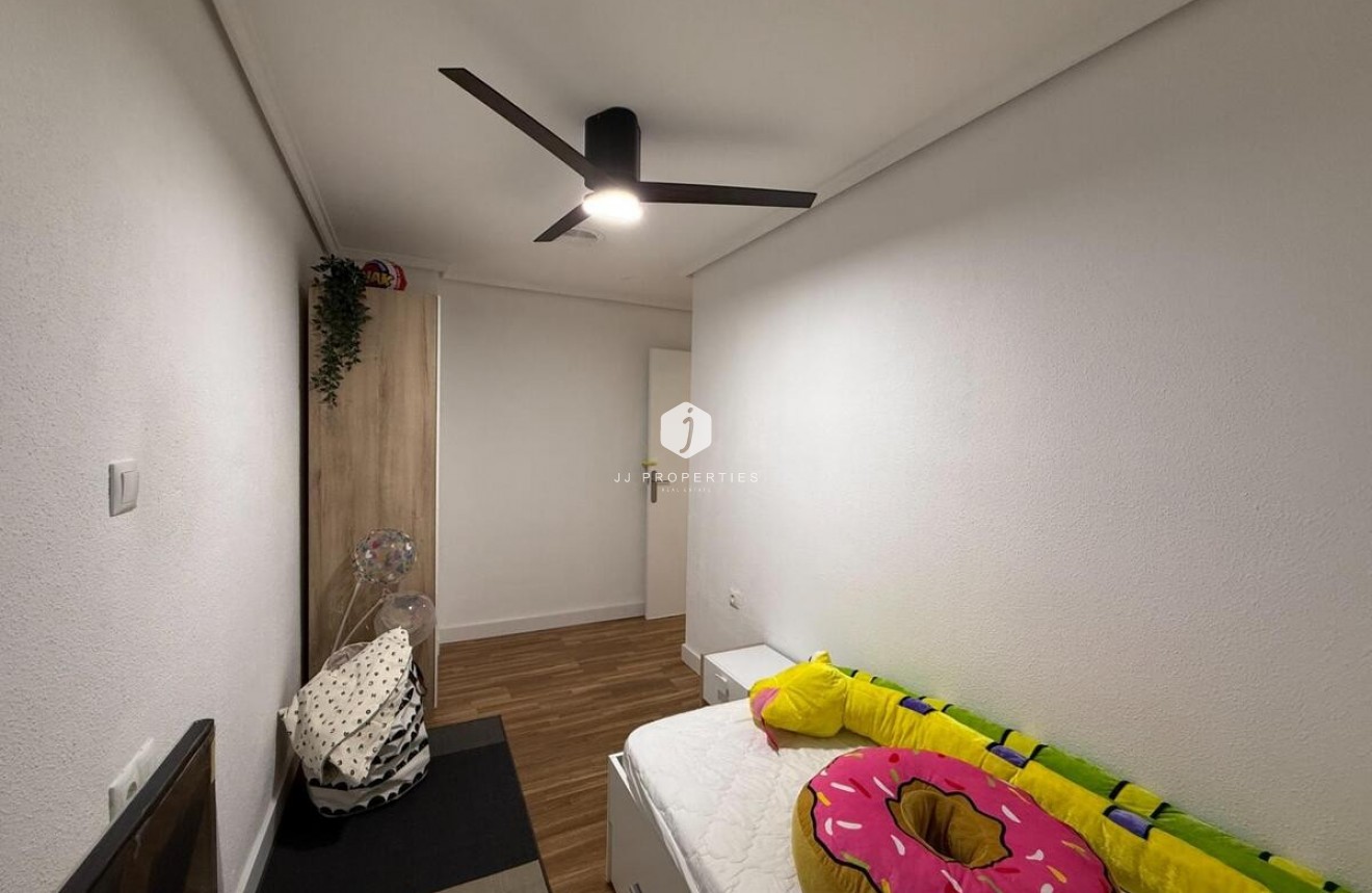 Z drugiej ręki - Mieszkanie w bloku -
Torrevieja - Costa Blanca