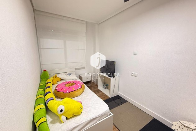 Z drugiej ręki - Mieszkanie w bloku -
Torrevieja - Costa Blanca