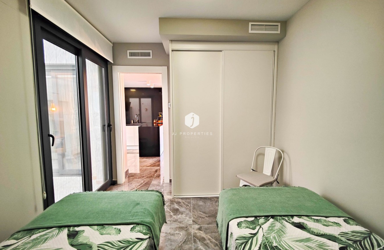 Resale - Apartment / flat -
Orihuela Costa - Costa Blanca