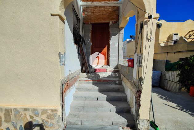 Resale - Chalet -
San Miguel de Salinas - Inland