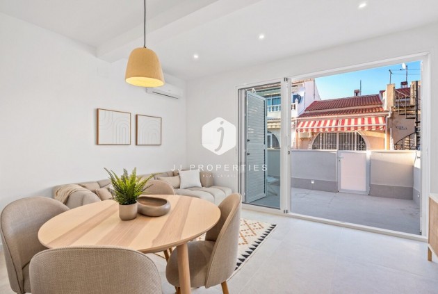 Z drugiej ręki - Szalet -
Torrevieja - Costa Blanca