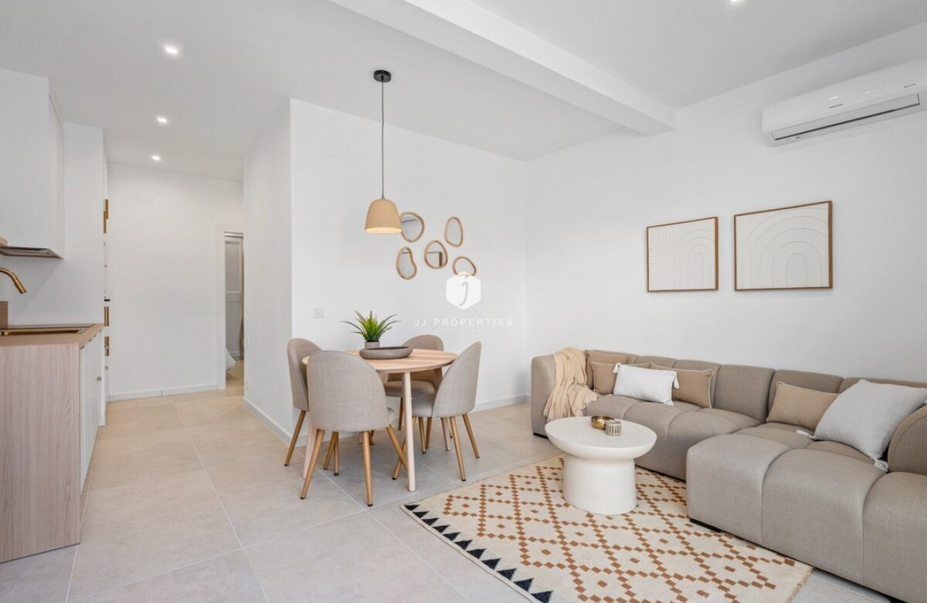 Z drugiej ręki - Szalet -
Torrevieja - Costa Blanca