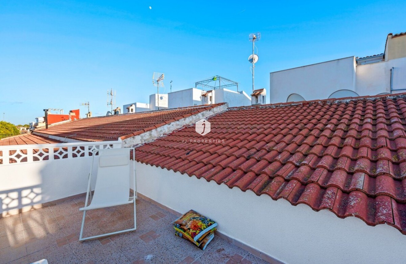 Z drugiej ręki - Szalet -
Torrevieja - Costa Blanca