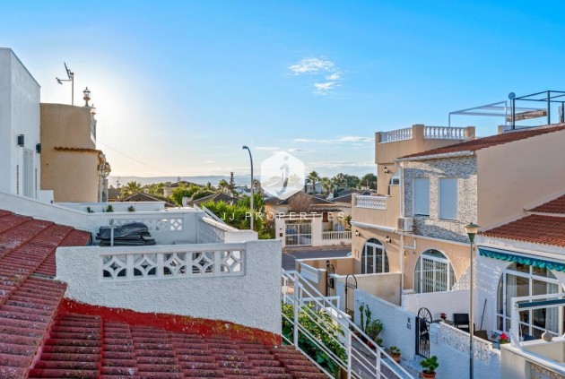 Z drugiej ręki - Szalet -
Torrevieja - Costa Blanca