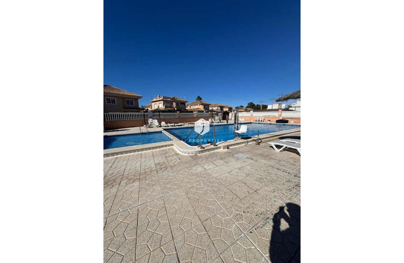 Resale - Bungalow -
Torrevieja - Costa Blanca