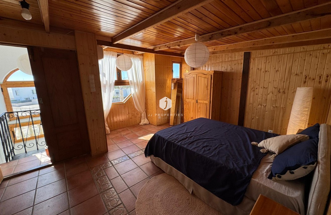 Resale - Bungalow -
Torrevieja - Costa Blanca