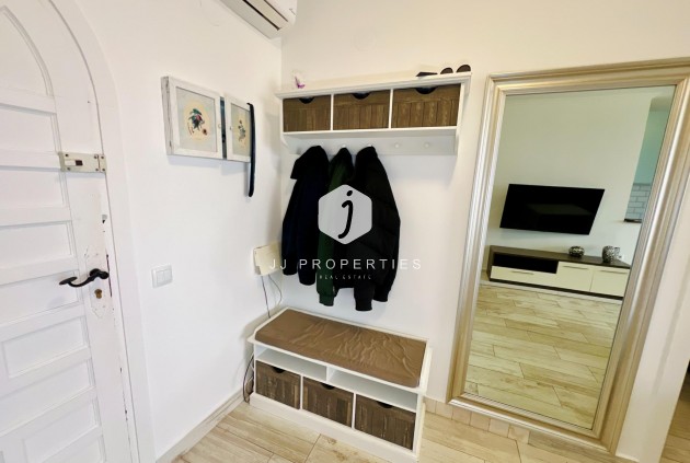 Segunda mano - Apartamento / piso -
Torrevieja - Miramar - Torre Del Moro