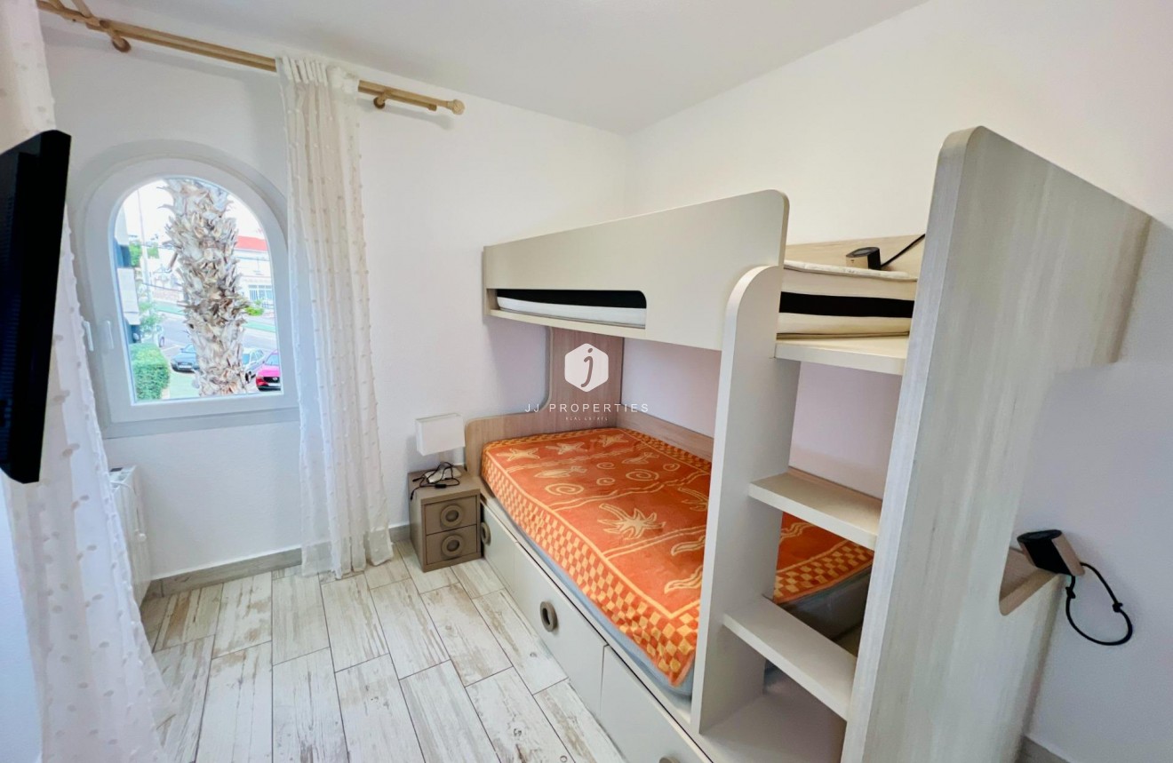 Segunda mano - Apartamento / piso -
Torrevieja - Miramar - Torre Del Moro