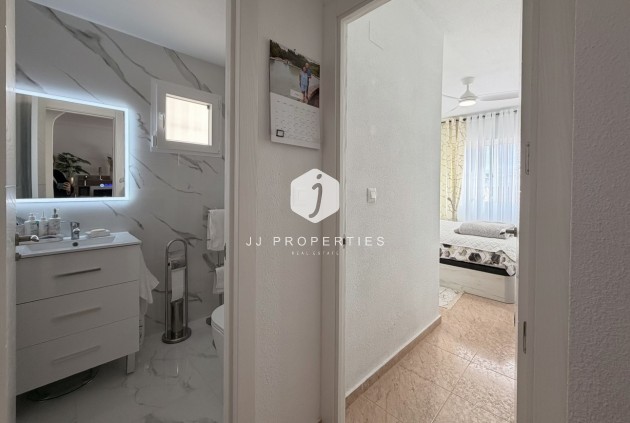 D'occasion - Appartement -
Torrevieja - Urb. Calas Blancas III