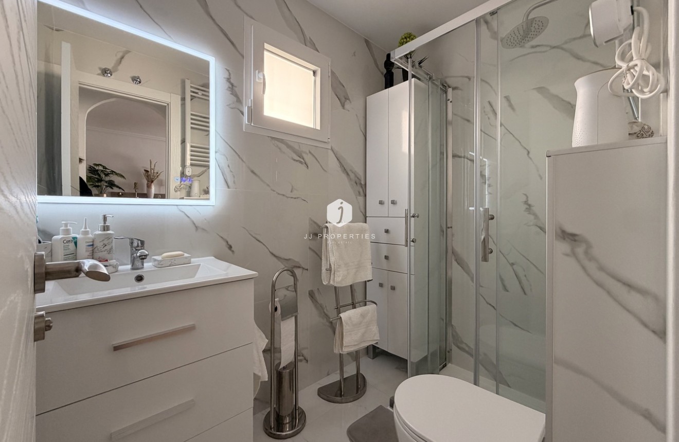 D'occasion - Appartement -
Torrevieja - Urb. Calas Blancas III