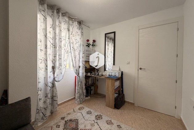 D'occasion - Appartement -
Torrevieja - Urb. Calas Blancas III