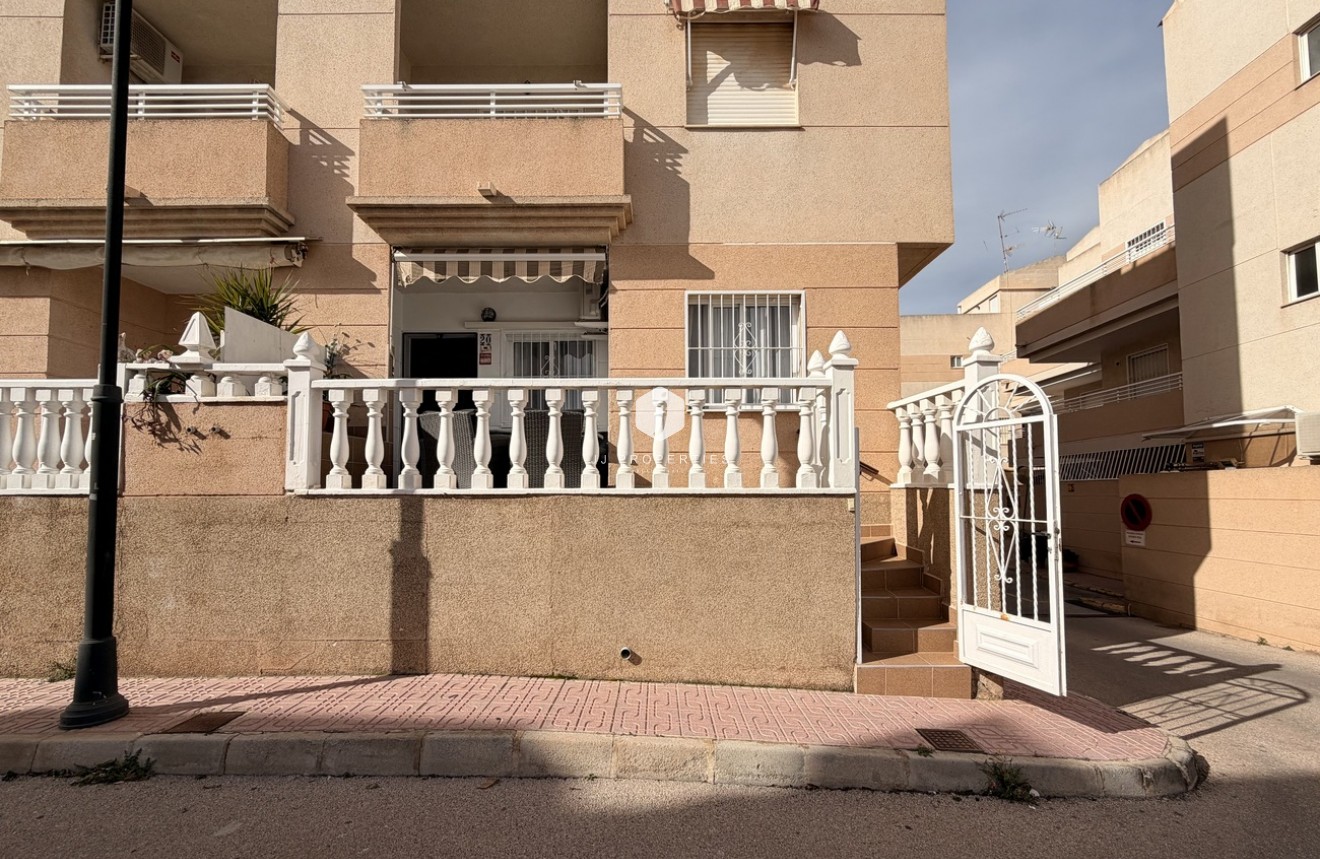 D'occasion - Appartement -
Torrevieja - Urb. Calas Blancas III