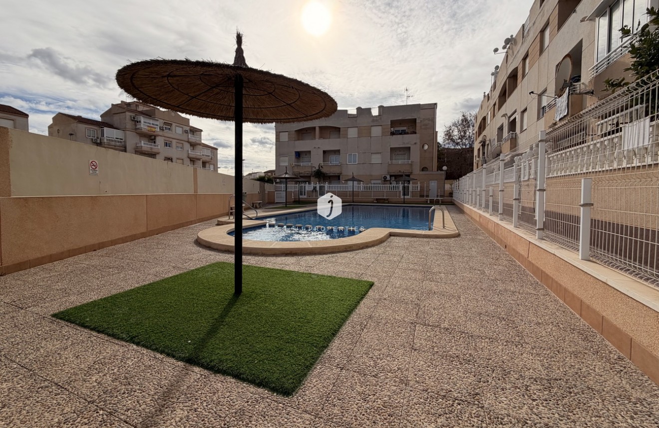 D'occasion - Appartement -
Torrevieja - Urb. Calas Blancas III