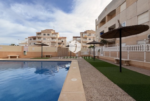 D'occasion - Appartement -
Torrevieja - Urb. Calas Blancas III