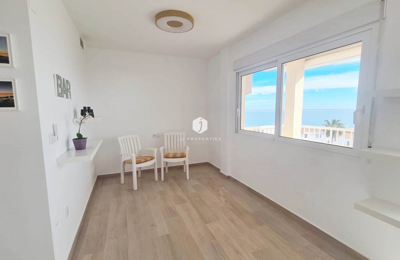 Resale - Apartment / flat -
Playa Flamenca - Costa Blanca
