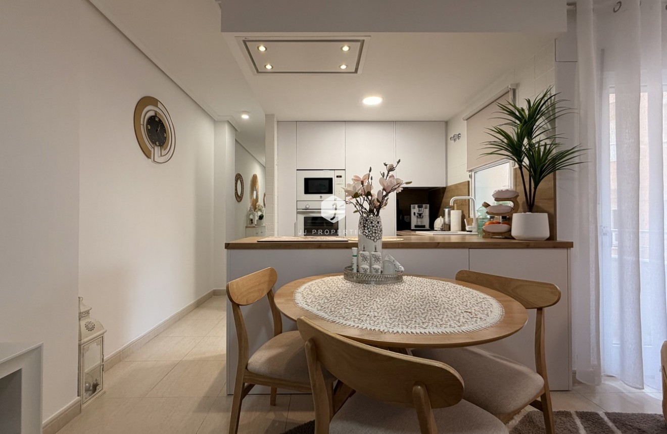 Segunda mano - Apartamento / piso -
Torrevieja - Costa Blanca