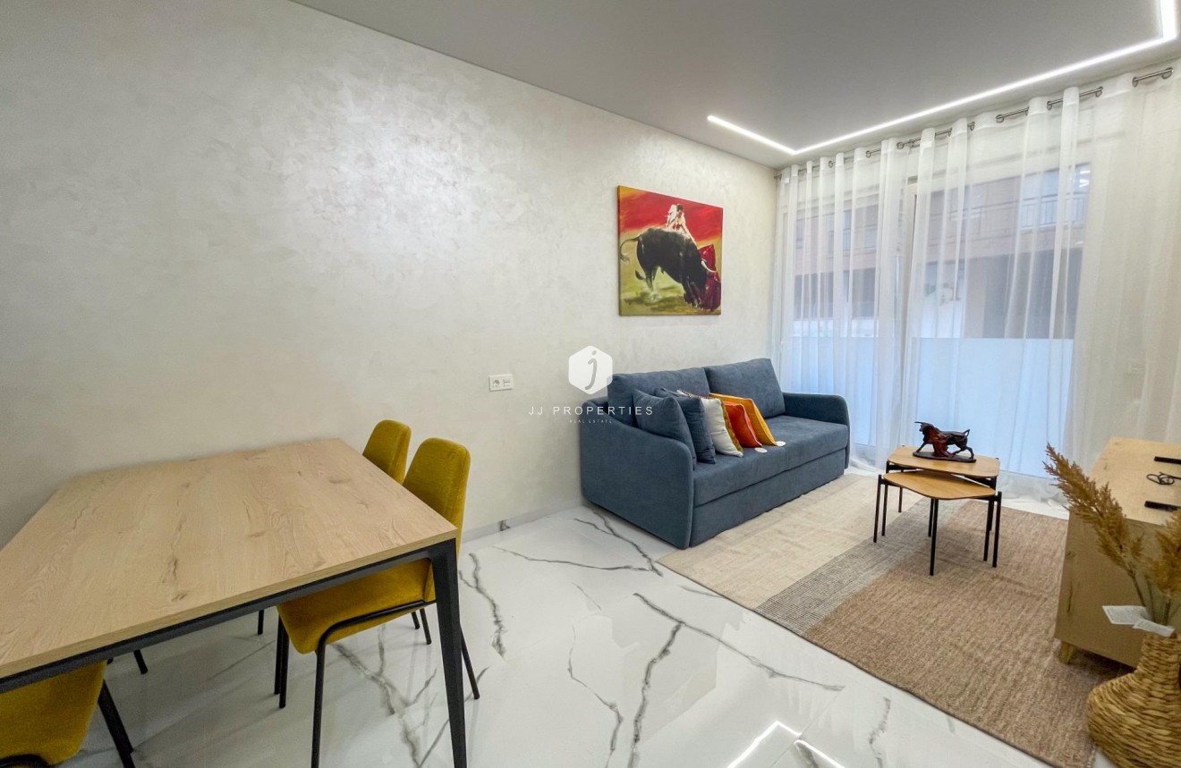 Resale - Apartment / flat -
Torrevieja - Playa del Cura