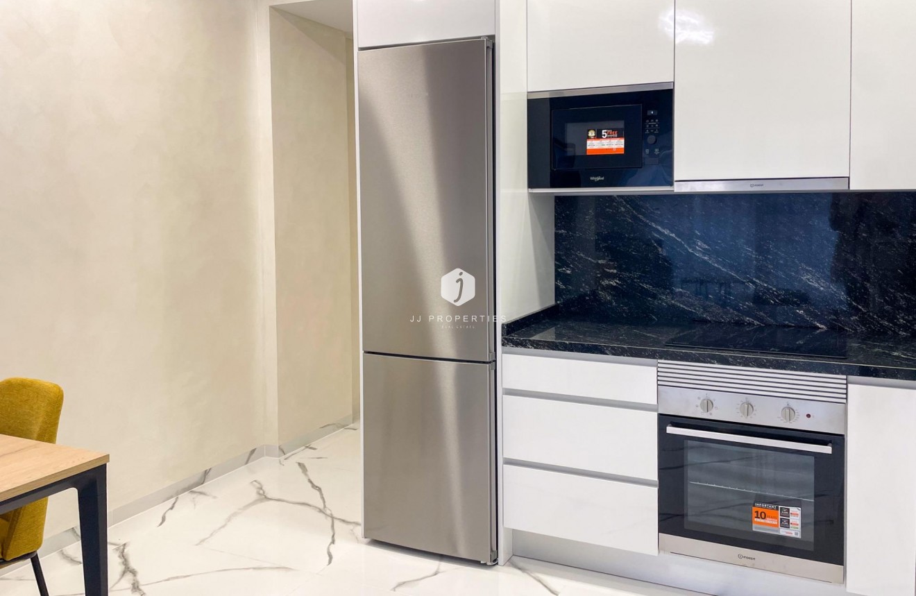 Resale - Apartment / flat -
Torrevieja - Playa del Cura