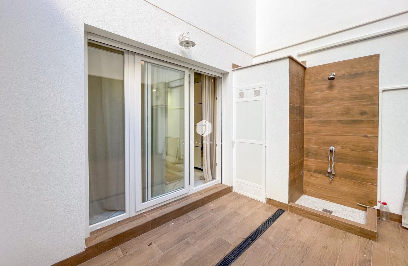 Resale - Apartment / flat -
Torrevieja - Playa del Cura