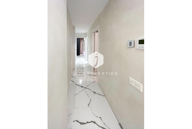 Resale - Apartment / flat -
Torrevieja - Playa del Cura