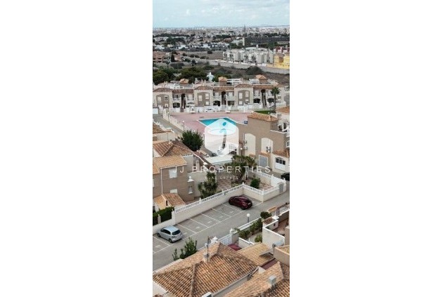 Resale - Chalet -
Torrevieja - aguas nuevas