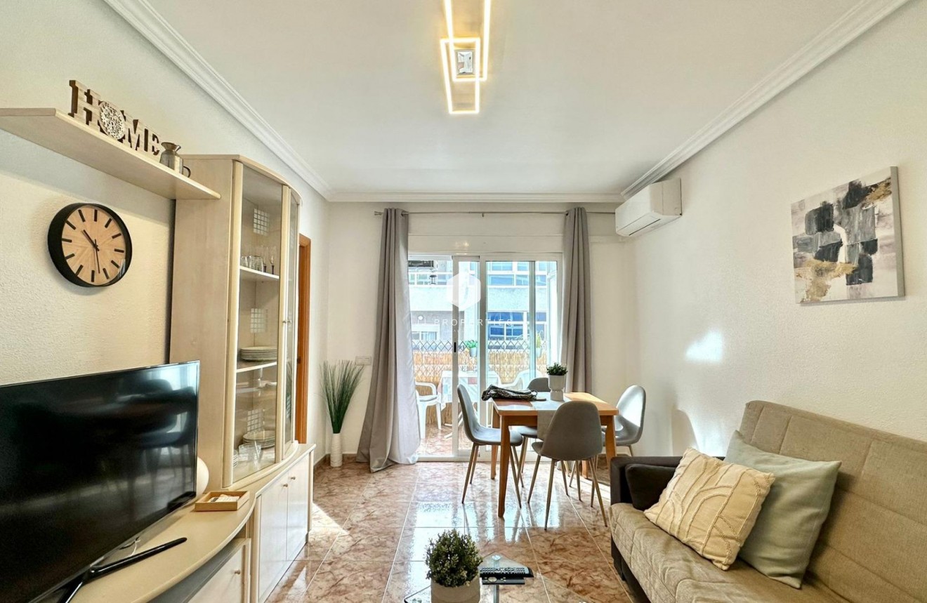 Resale - Apartment / flat -
Torrevieja - Estacion de autobuses