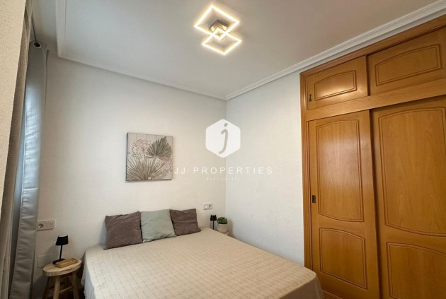 Resale - Apartment / flat -
Torrevieja - Estacion de autobuses