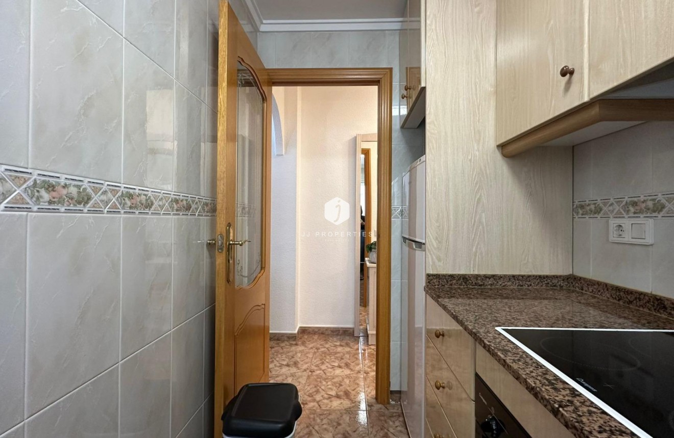 Resale - Apartment / flat -
Torrevieja - Estacion de autobuses