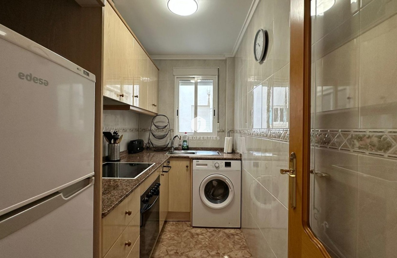 Resale - Apartment / flat -
Torrevieja - Estacion de autobuses