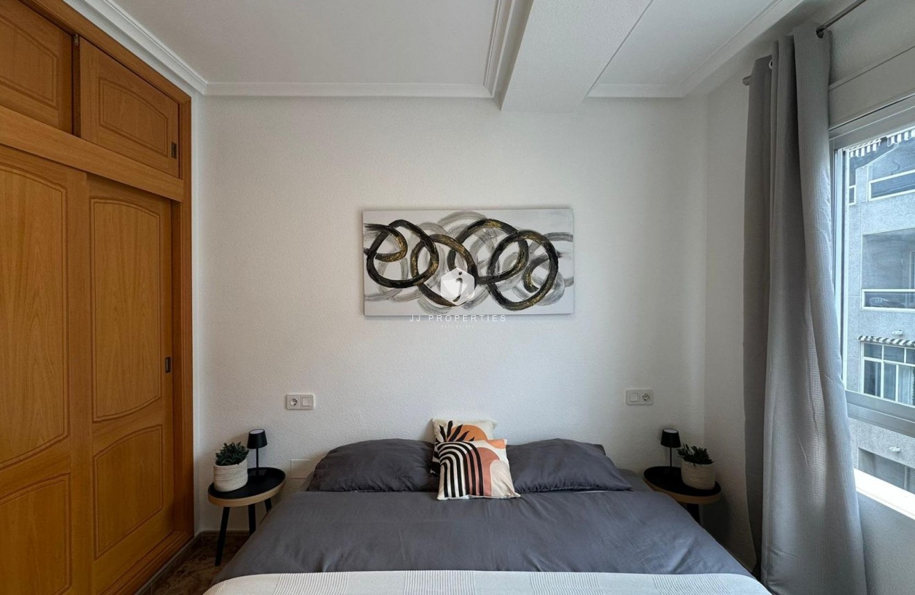 Resale - Apartment / flat -
Torrevieja - Estacion de autobuses