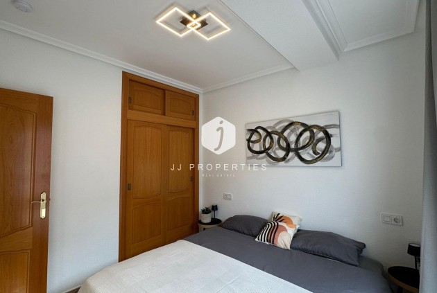 Resale - Apartment / flat -
Torrevieja - Estacion de autobuses