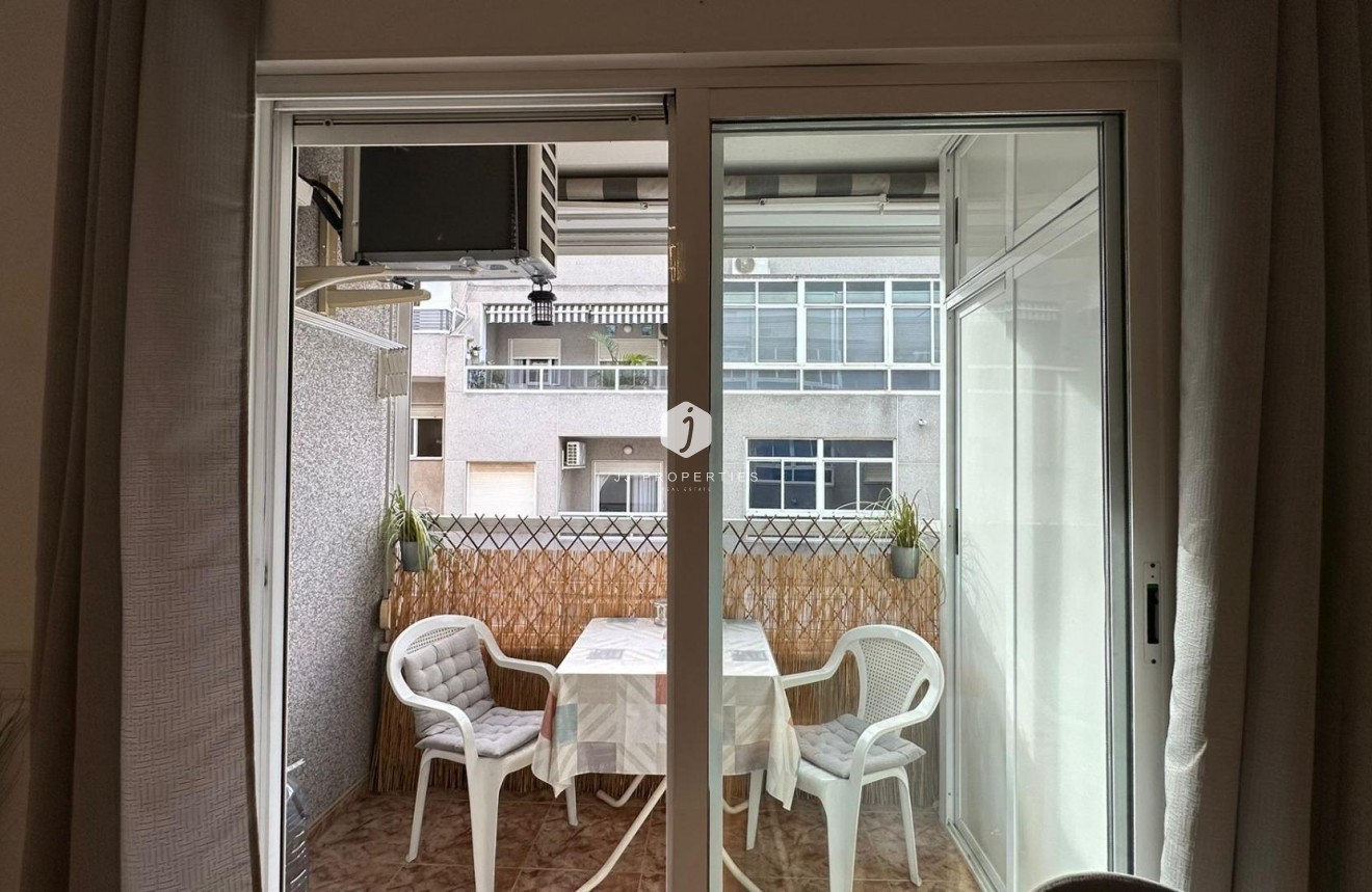 Resale - Apartment / flat -
Torrevieja - Estacion de autobuses