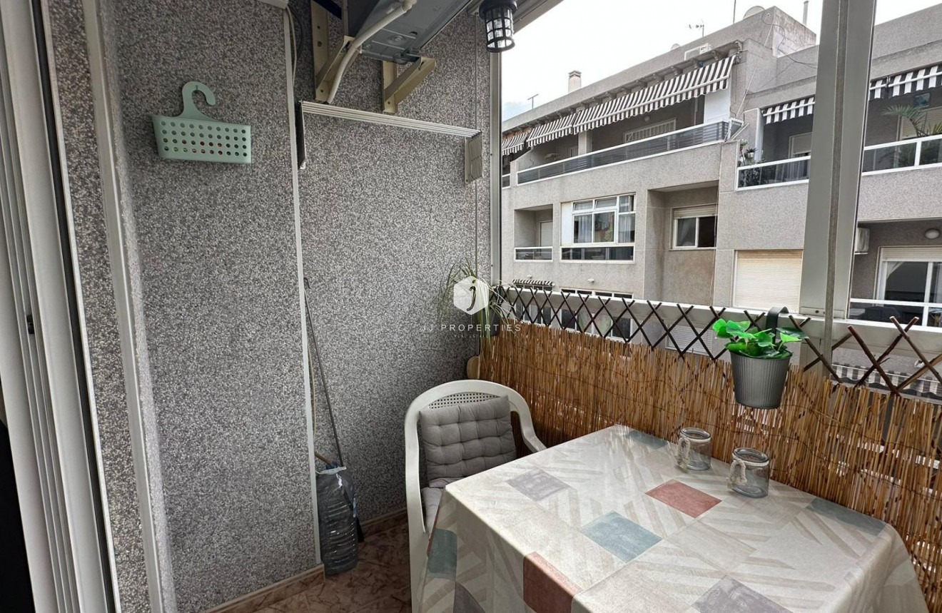 Resale - Apartment / flat -
Torrevieja - Estacion de autobuses